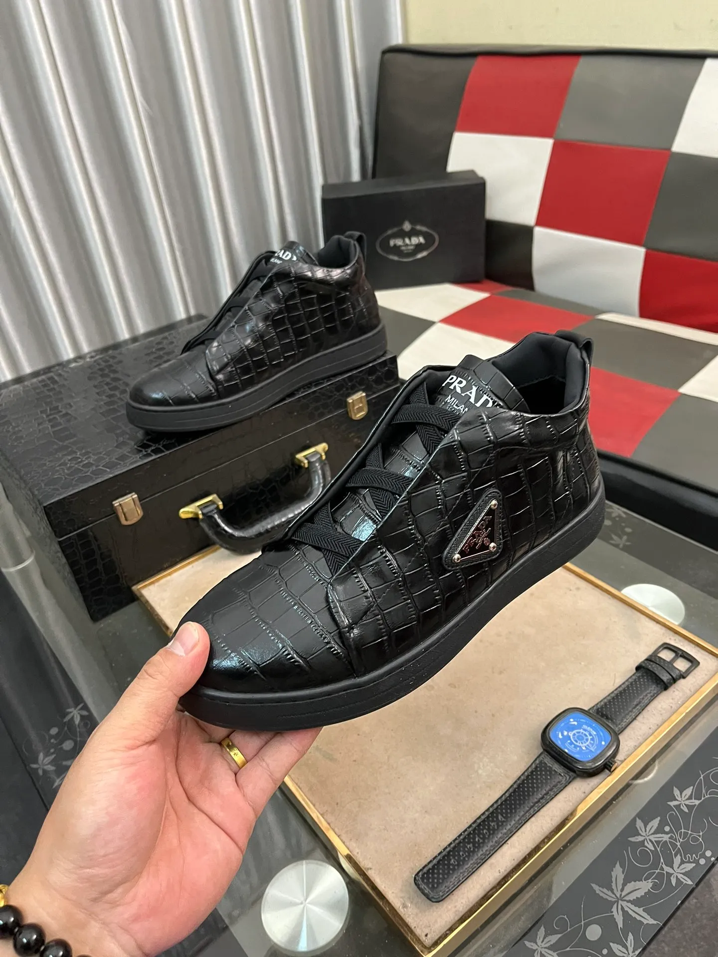 Men's shoes 💰580⌚️⌚️【PRADA】Prada - High-end quality casual sports shoes - Upper: calfskin shoe body with brand metal fasteners, - Inner lining: breathable leather lining - Outsole: ultra-light TPU foam·rubber; molded outsole -Super high quality control·Fine workmanship: highlighted (high-end·luxury·grade) -Size: 38-443️⃣Colors available